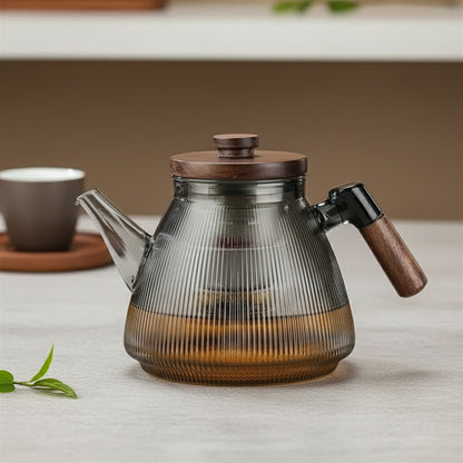 Théière en Verre Borosilicate Rayée avec Poignée en Noyer - Usage Double : Infusion & Cuisson